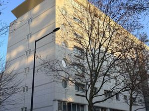 APPARTEMENT 2 pièces et parking ?️