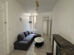 Appartement meublé vue sur parc et rivière centre-ville Laval