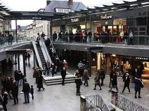 Local commercial à vendre loué – emplacement n°1 – compiègne centre – marché aux herbes