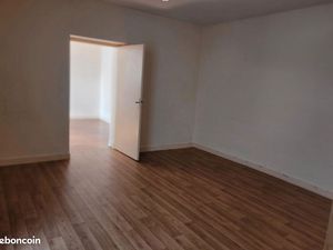 Loue Appartement T2 Meublé  47m2 RDC Vitré Plein Centre