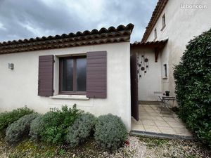 Location studio meublé Célony