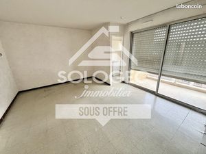 Studio 1 pièce 27 m²