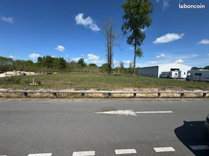 Terrain zone artisanale