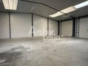 Local industriel 700 m²
