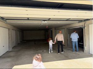 Garage dans résidence fermée à louer