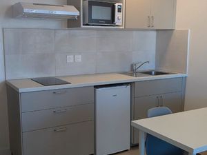 Studio meublé 26 m² refait à neuf – Balcon + Parking – Tram L3 Alco