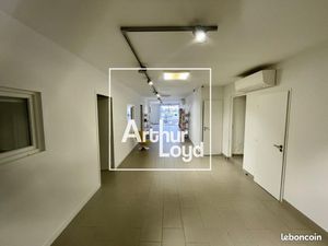Local bureaux 150 m²