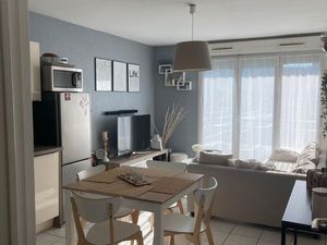 T3 meublé avec balcons et place de parking