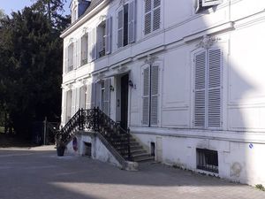 Local 100 m32-SAINT BRICE