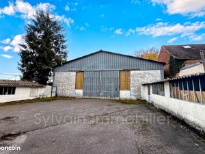 Hangar et maison sur terrain