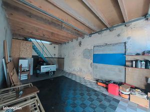 Parking/box 2 pièces 55 m²