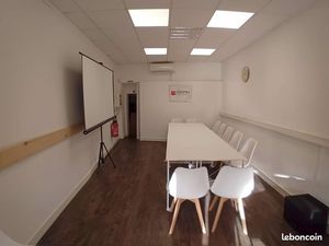 Local / Bureau à louer à Brignais centre