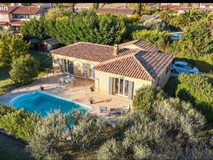 Pourrieres / Villa plein pied - 104 m2 - 1540 m2 de terrain