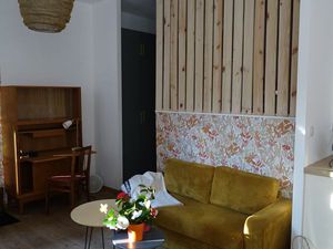 Beau T1 bis neuf  terrasse  pkg gratuit 5mn  proxi château