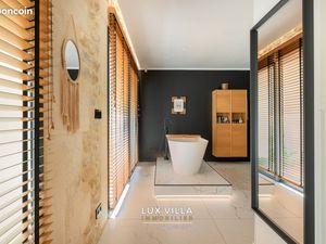 Loft/atelier/surface 5 pièces 210 m²