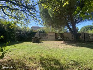 Beau terrain arboré environnement exceptionnel