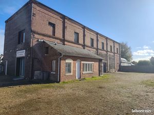 Local professionnel 1er étage ~200 m²