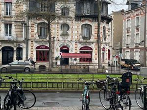 Restaurant traditionnel Turque emplacement numéro 1 d’Orléans juste en face de la gare