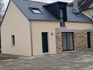 Maison en pierre neuve A84