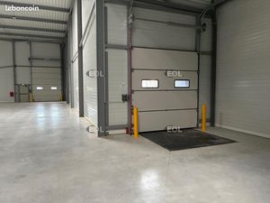 Local industriel 996 m²