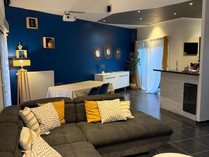 Maison clé en main rénovée en 2025 – 4 chambres  jardins & carport – Lille CHR