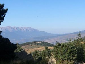 ?‍♀️ 3 faces et 96 m² pour cet appartement d’angle dans chalet ?Terrain arboré 1 2 ha ? 3 