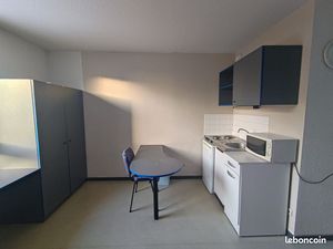 Loue studio hyper centre sqy