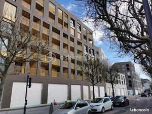 Local commercial 600 m²