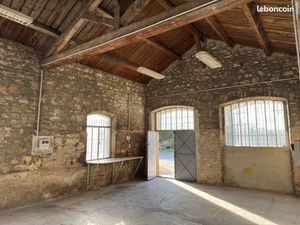 Local a louer à Donzere