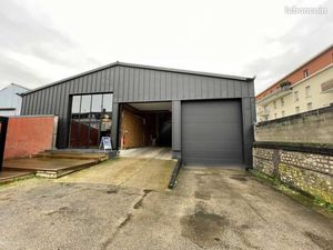 Local d'activité 440 m²