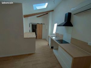 Appartement T2 - 3eme étage - entièrement rénové - centre ville■Malaucène