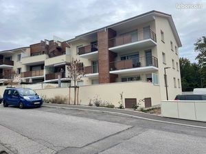 Loue garage dans résidence de standing