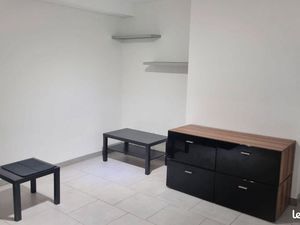 Loue f2 rénové et meublé