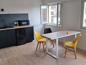 Grand F1 entièrement rénové  meublé de 35 m2 avec parking privé et chauffage compris