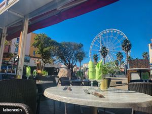 Restaurant centre port face à la grande roue cap d agde