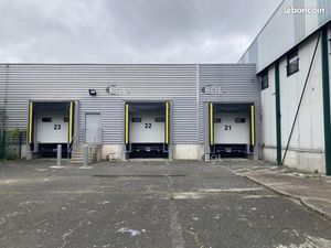 Local industriel 1 955 m²