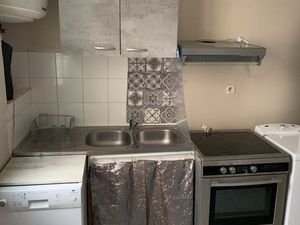 Loue 2P meublé rue st mathieu à nimes