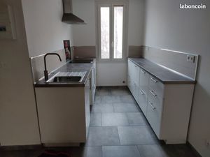 Bel appartement au 1er étage Maison avec jardin privatif et clôturé/garage/forage