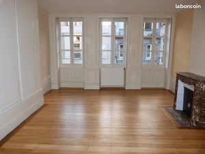 Appartement T2 65 m2 centre ville Besançon rue des Granges
