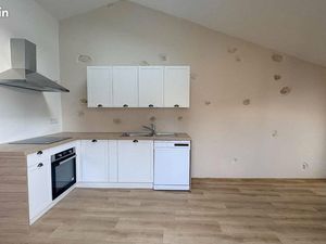 Roquefort centre - t2 rénové à neuf - patio & dpe b