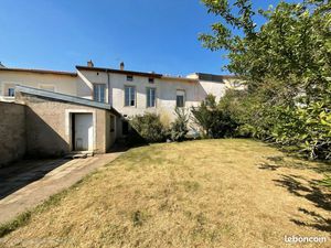 Maison 7 pièces 220 m²