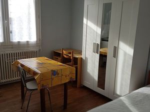 Loue chambre meublée