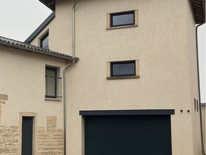 T2 en duplex meublé avec rez de jardin entièrement rénové