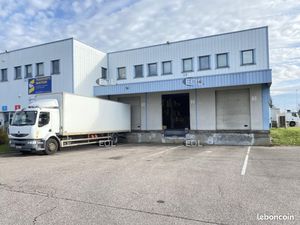 Local industriel 1 199 m²