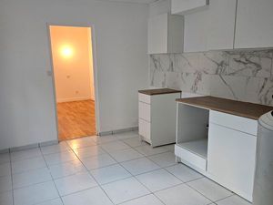 Maison 100 m² refaite à neuf avec terrasse 37 m² – 3 grandes chambres – Hyper centre Elbeu