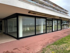 Local commercial de 60 m² – Grand Port d’Aix
