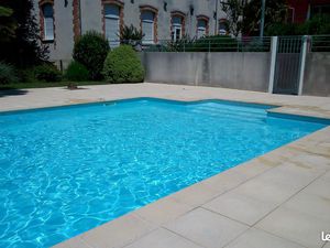 Appartement T3  terrasse  double garage  piscine
