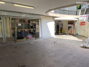 Local commercial 546 m²