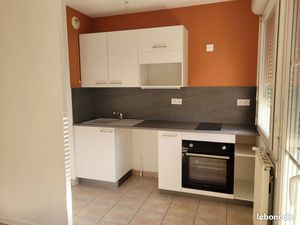 F2 proche de la gare de Chartres