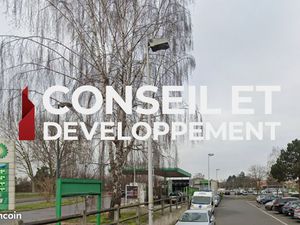 Boutique 150 m² ST LEU LA FORET